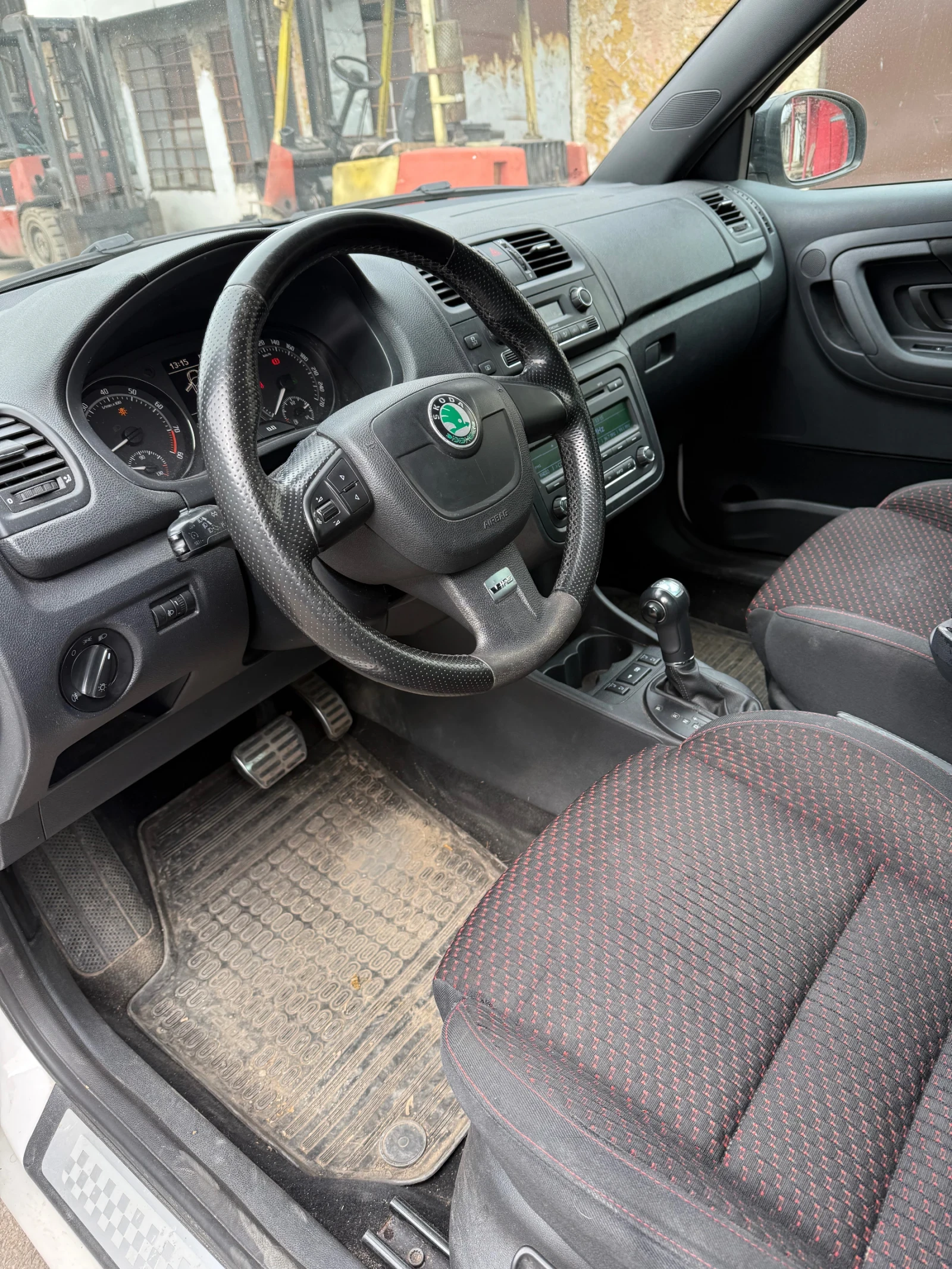 Skoda Fabia, снимка 6 - Автомобили и джипове - 53889820