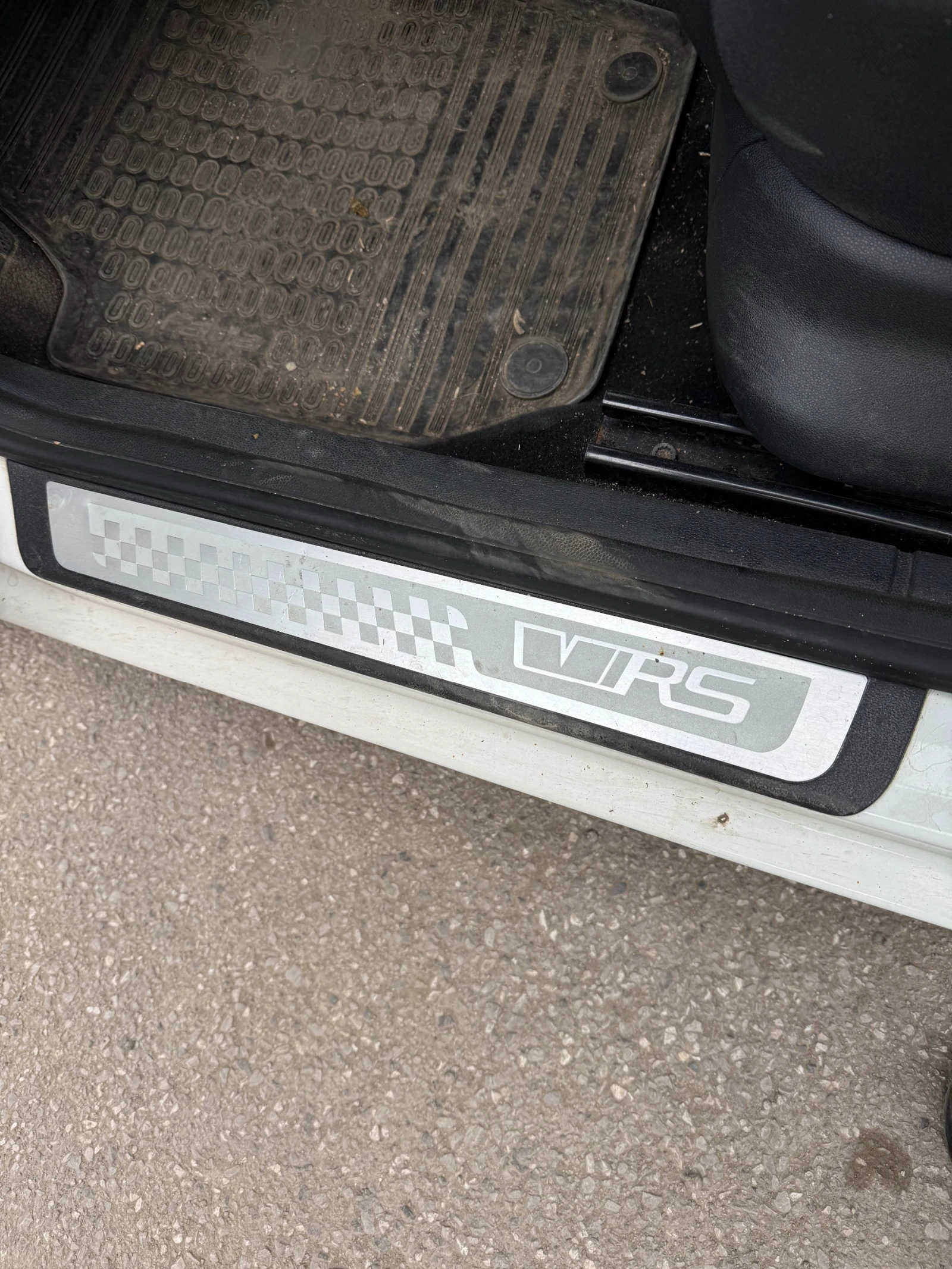 Skoda Fabia, снимка 5 - Автомобили и джипове - 53889820