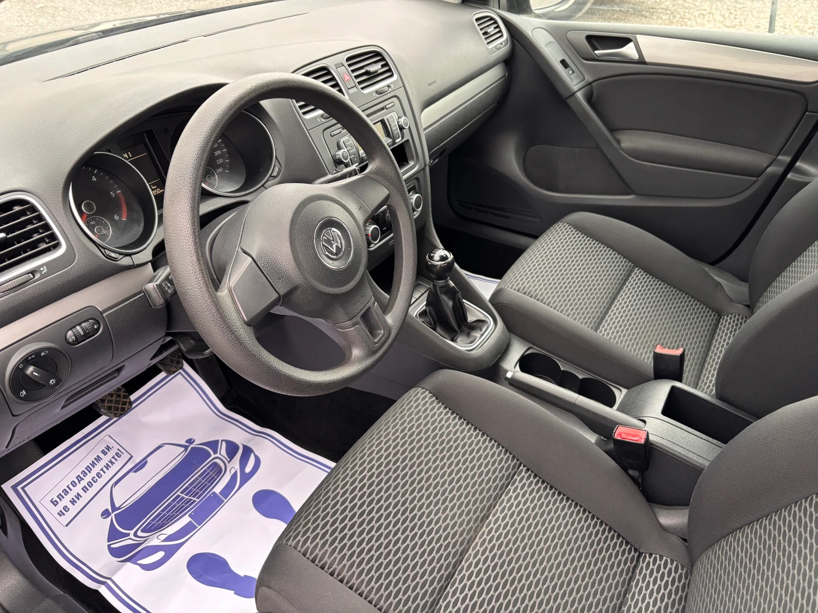 VW Golf VI 1.6 TDI 105k, снимка 13 - Автомобили и джипове - 53978774