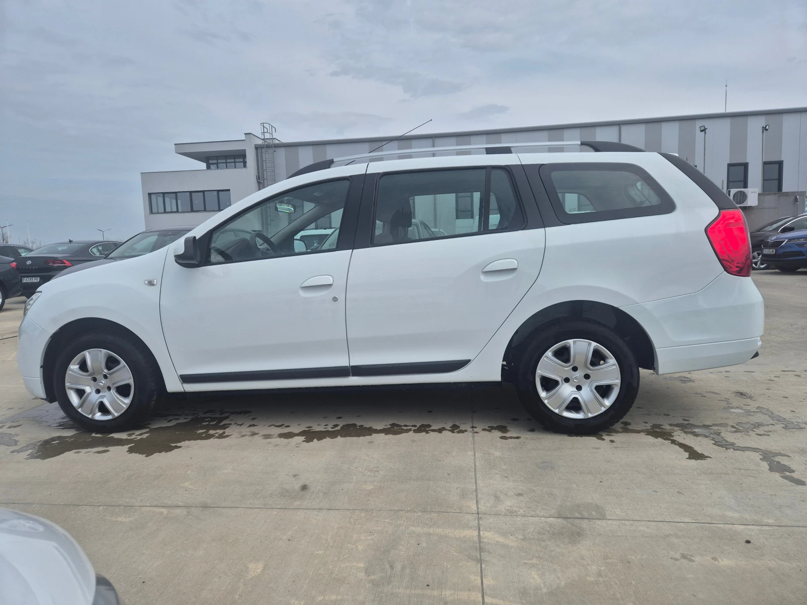Dacia Logan 1.5 DCI, снимка 2 - Автомобили и джипове - 53985156