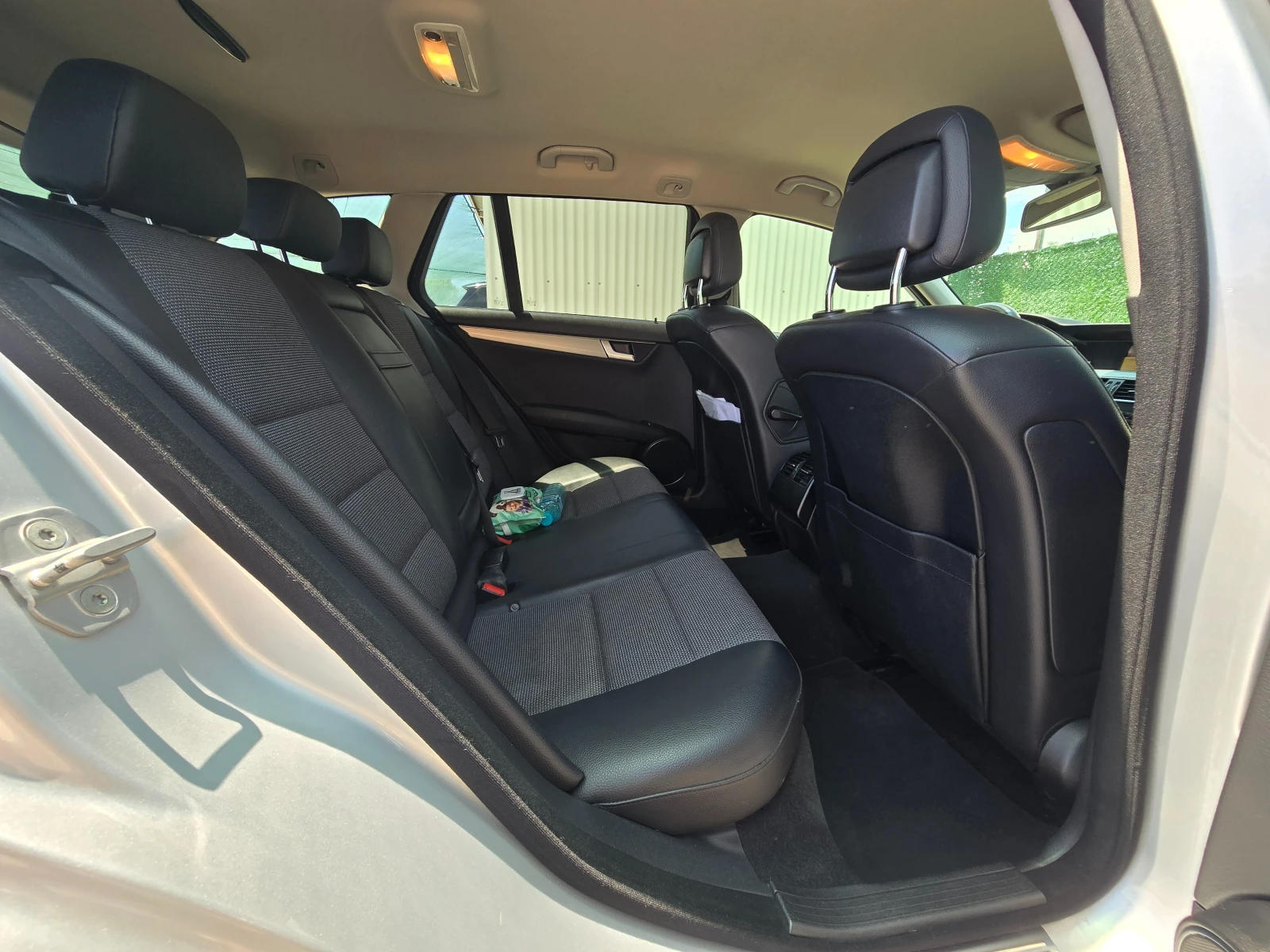 Mercedes-Benz C 220 170к.с. Подгрев седалки * Перфектен , снимка 14 - Автомобили и джипове - 54640511