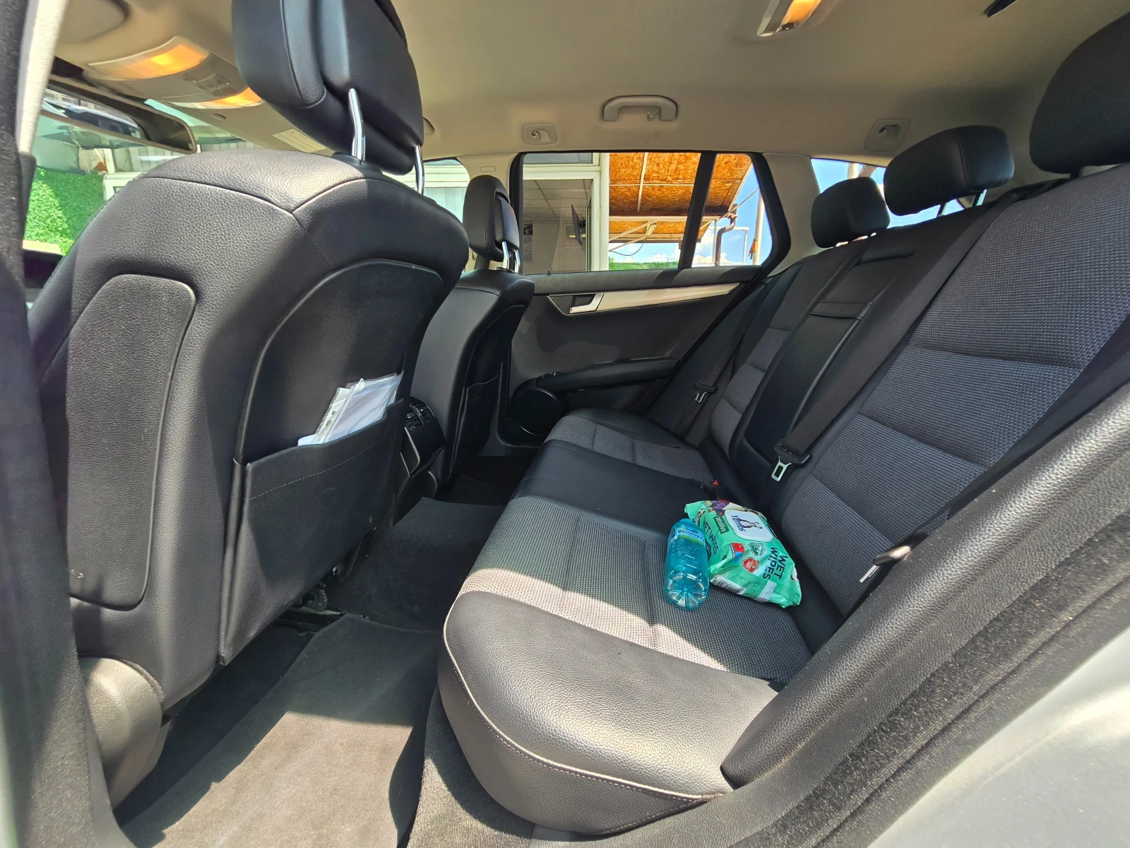 Mercedes-Benz C 220 170к.с. Подгрев седалки * Перфектен , снимка 12 - Автомобили и джипове - 54640511
