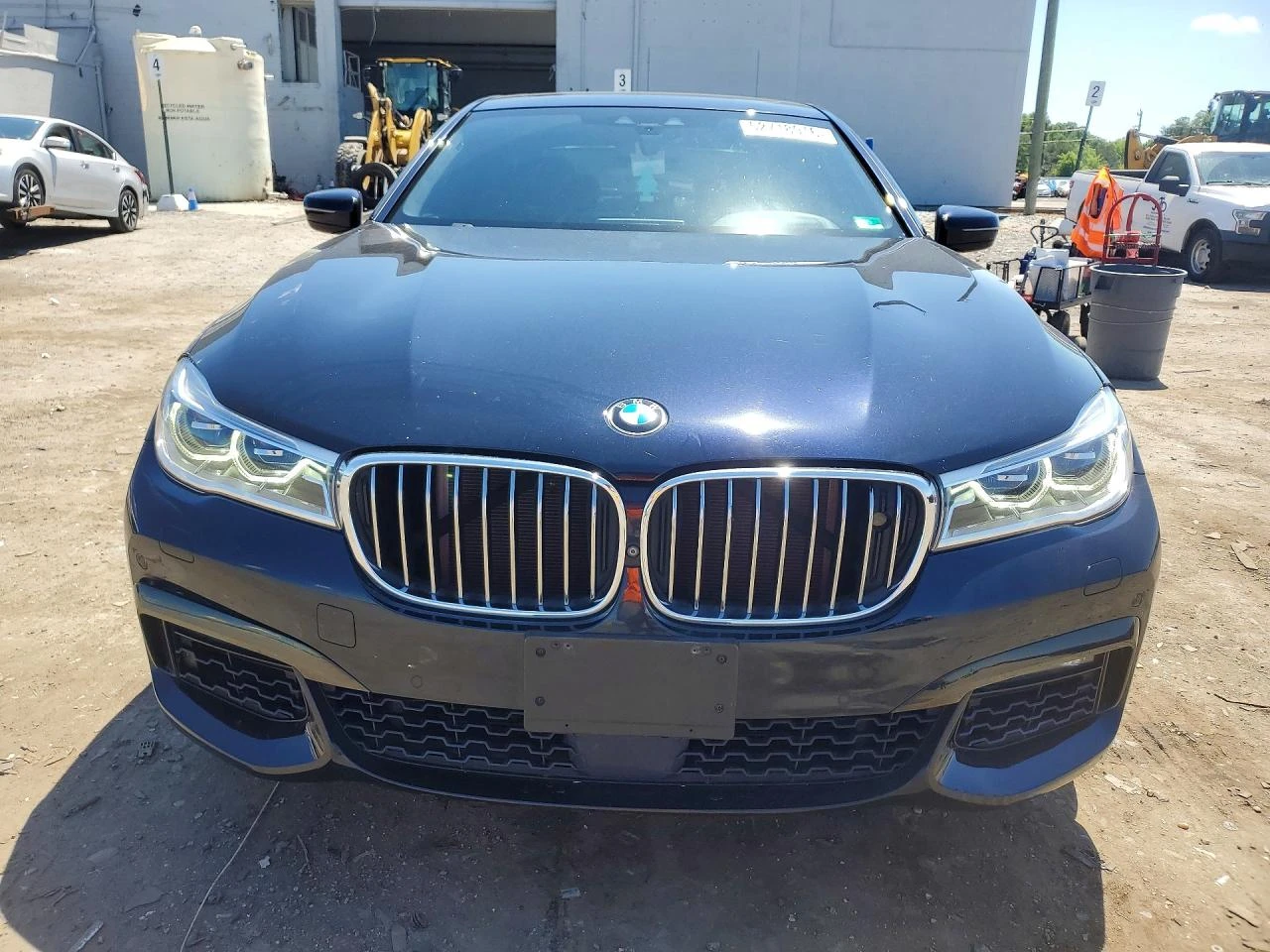 BMW 750 XI* M SPORT* ДИСТРОНИК* HUD* ОБДУХ, снимка 5 - Автомобили и джипове - 54701847