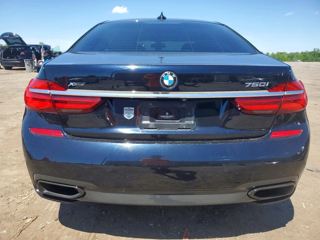BMW 750 XI* M SPORT* ДИСТРОНИК* HUD* ОБДУХ, снимка 6 - Автомобили и джипове - 54701847