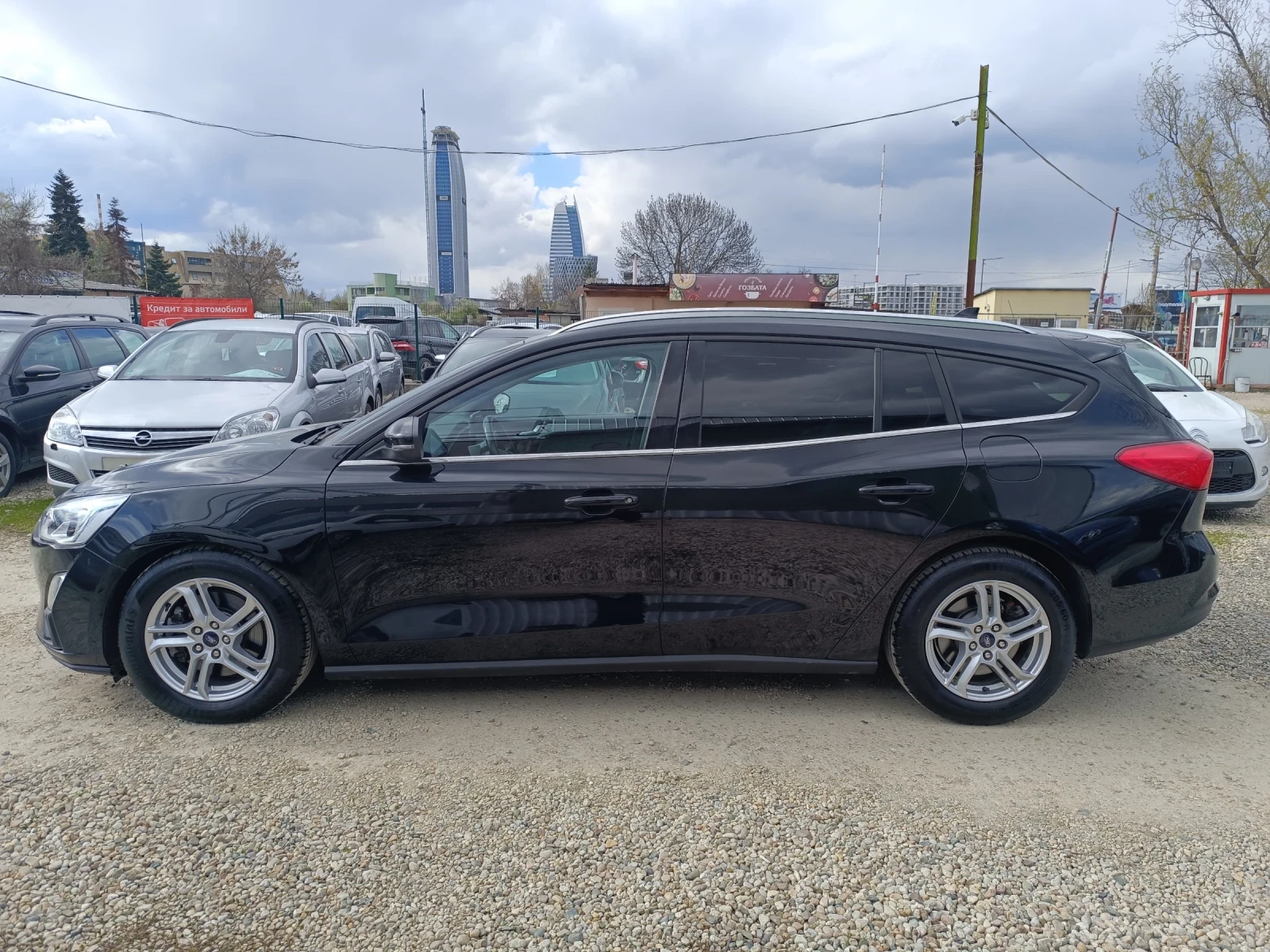 Ford Focus 1.5 tdci * Навигация * Климатроник * Автопилот * , снимка 2 - Автомобили и джипове - 54986538