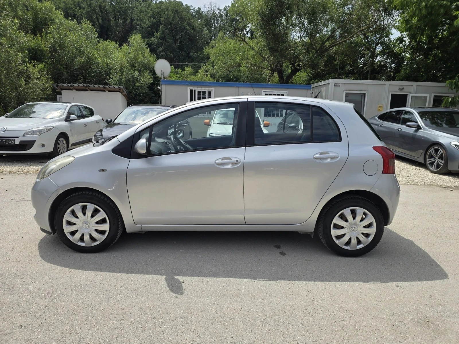 Toyota Yaris 1.3i 87к.с Климатик , снимка 7 - Автомобили и джипове - 55011865