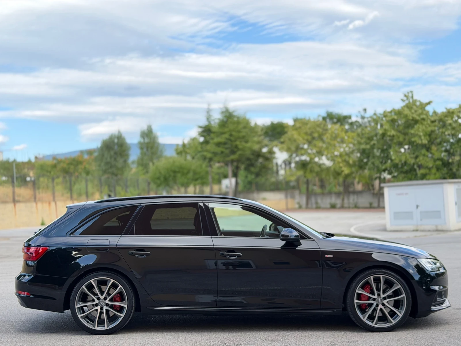 Audi A4 3.0TDI/4x4/B&O/360Cam/3xS- line/Head-Up/Дистроник/, снимка 6 - Автомобили и джипове - 55730451