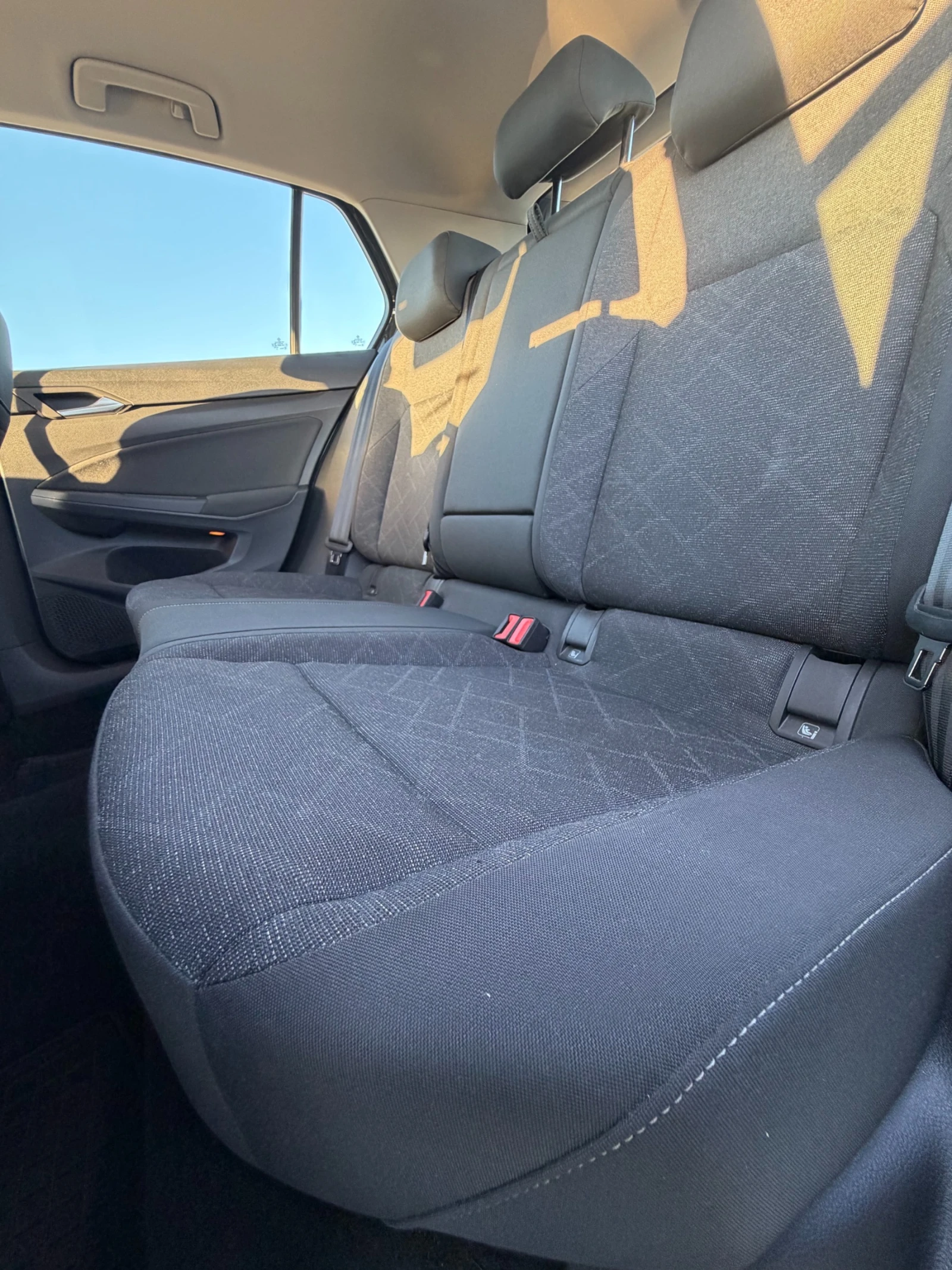 VW Golf 1.5 TSI / 150 к.с. / DSG / 8 Life , снимка 11 - Автомобили и джипове - 55970253