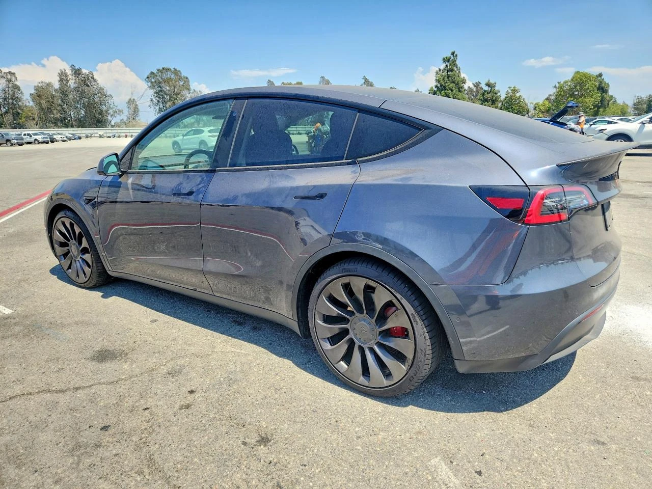 Tesla Model Y, снимка 2 - Автомобили и джипове - 56376385