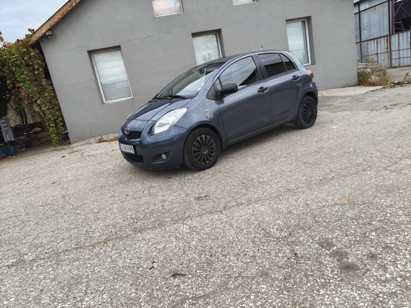 Toyota Yaris, снимка 2 - Автомобили и джипове - 56477732