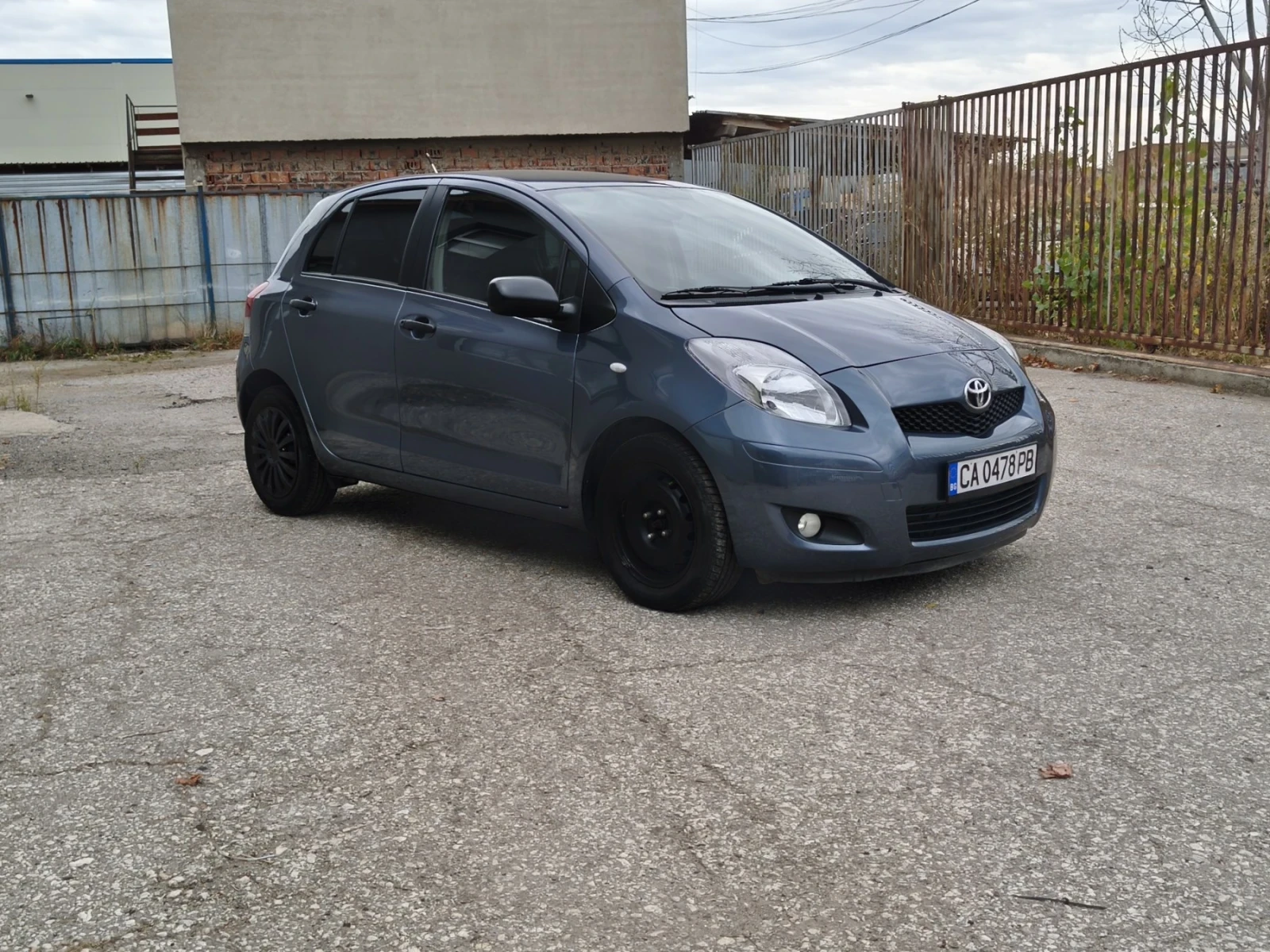 Toyota Yaris, снимка 4 - Автомобили и джипове - 56477732