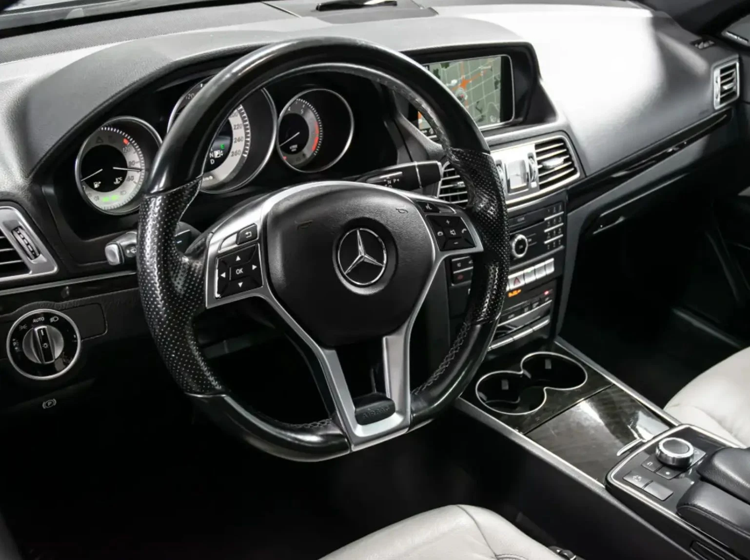 Mercedes-Benz E 400, снимка 5 - Автомобили и джипове - 56689621