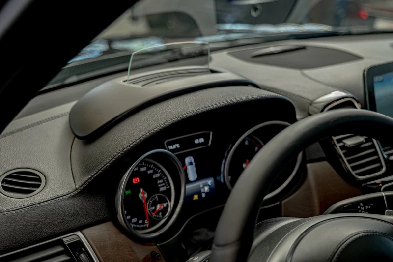 Mercedes-Benz GLS 500 AMG/4Matic/Harman Kardon/Panorama/RSE/Камера 360/О, снимка 9 - Автомобили и джипове - 52190378