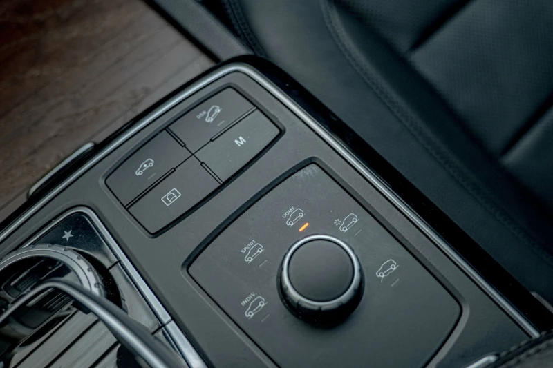 Mercedes-Benz GLS 500 AMG/4Matic/Harman Kardon/Panorama/RSE/Камера 360/О, снимка 12 - Автомобили и джипове - 52190378