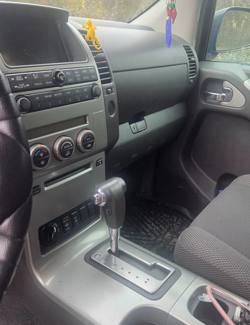 Nissan Navara, снимка 10 - Автомобили и джипове - 52941986