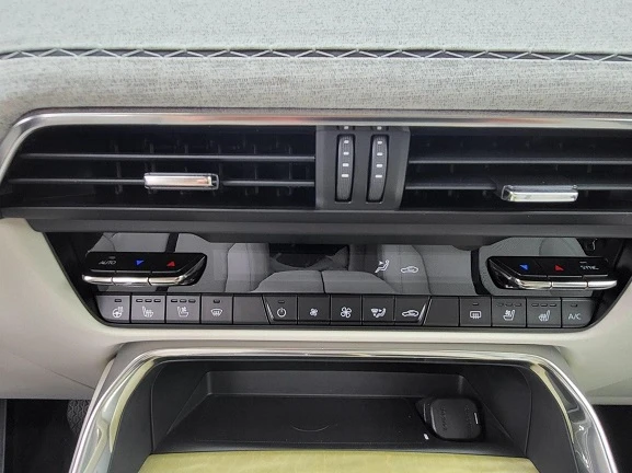 Mazda CX-60 2.5 PHEV AWD = Takumi = Distronic �������� | Mobile.bg � ����������� 12