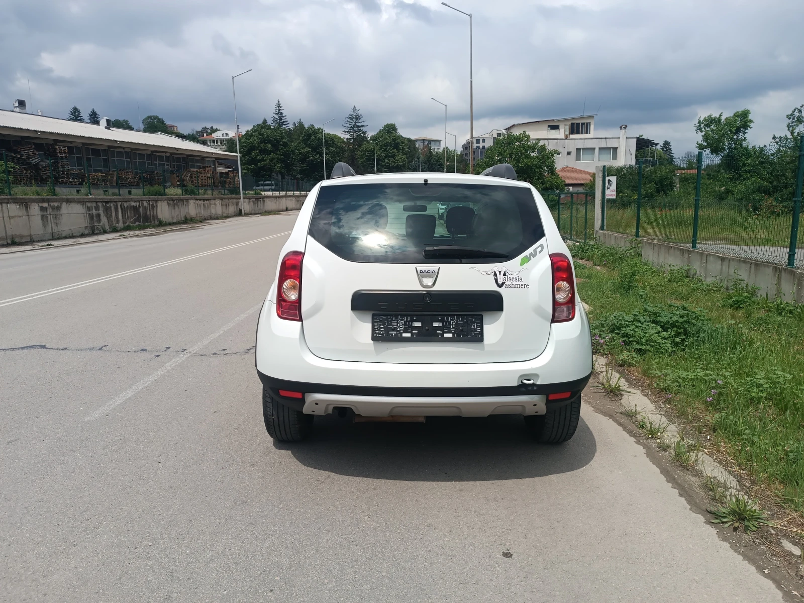 Dacia Duster 1.6 4x4 LPG - изображение 4