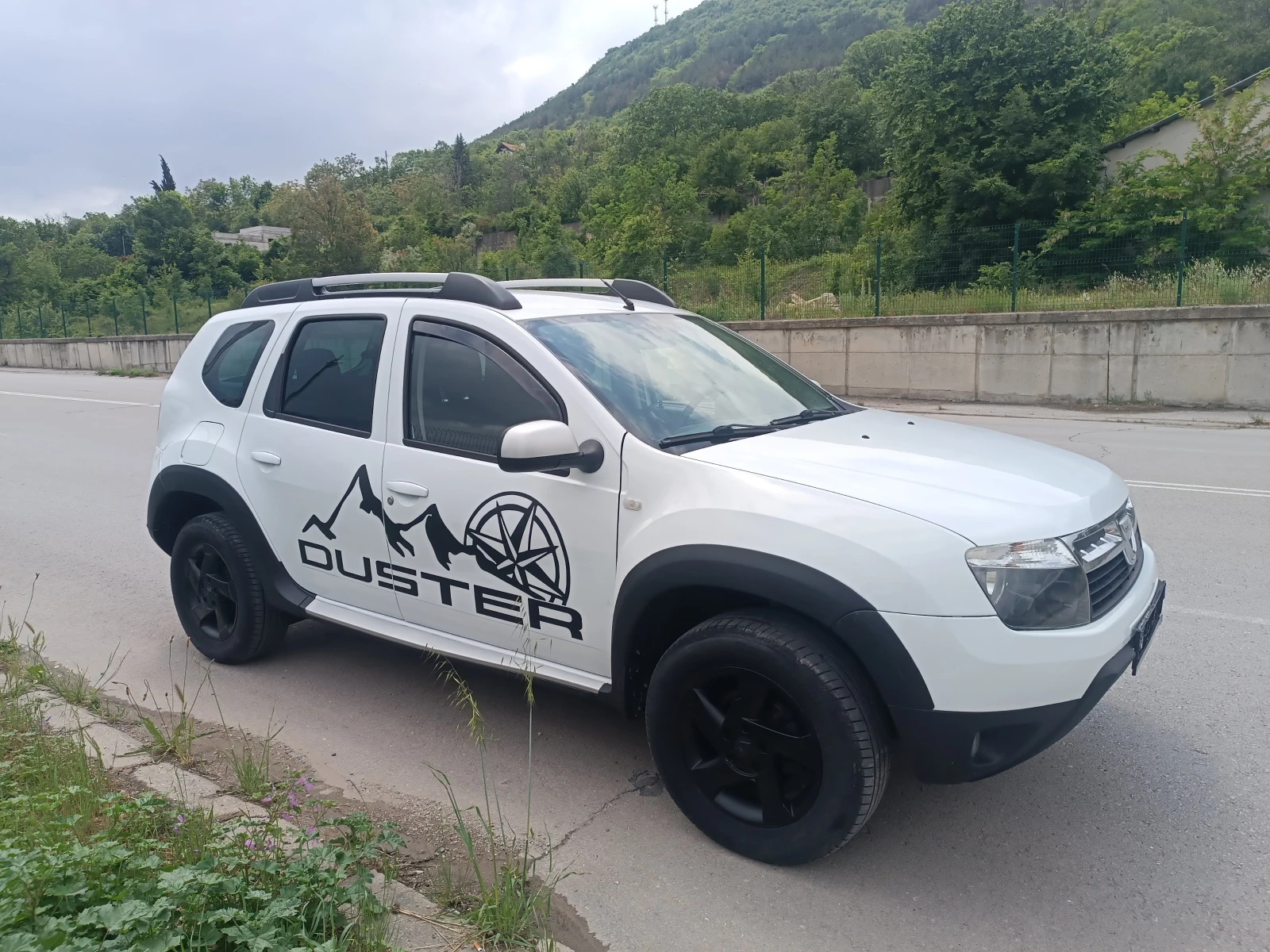 Dacia Duster 1.6 4x4 LPG - изображение 7