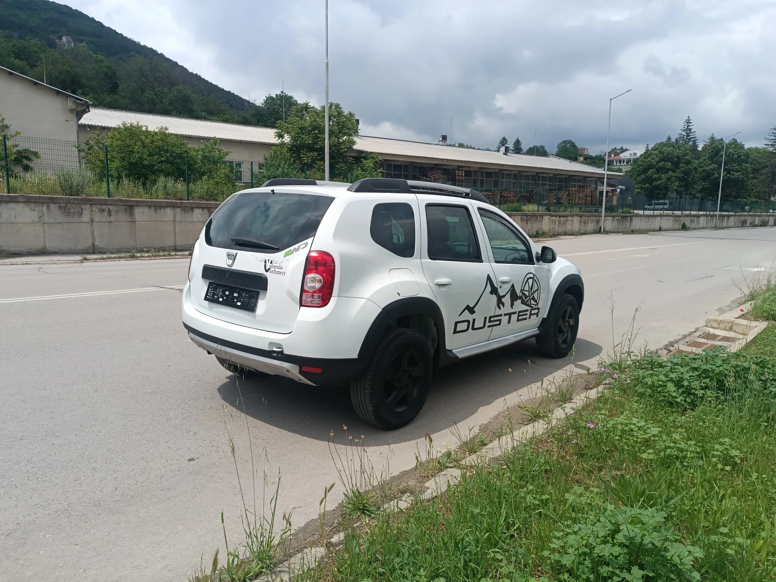 Dacia Duster 1.6 4x4 LPG - изображение 3