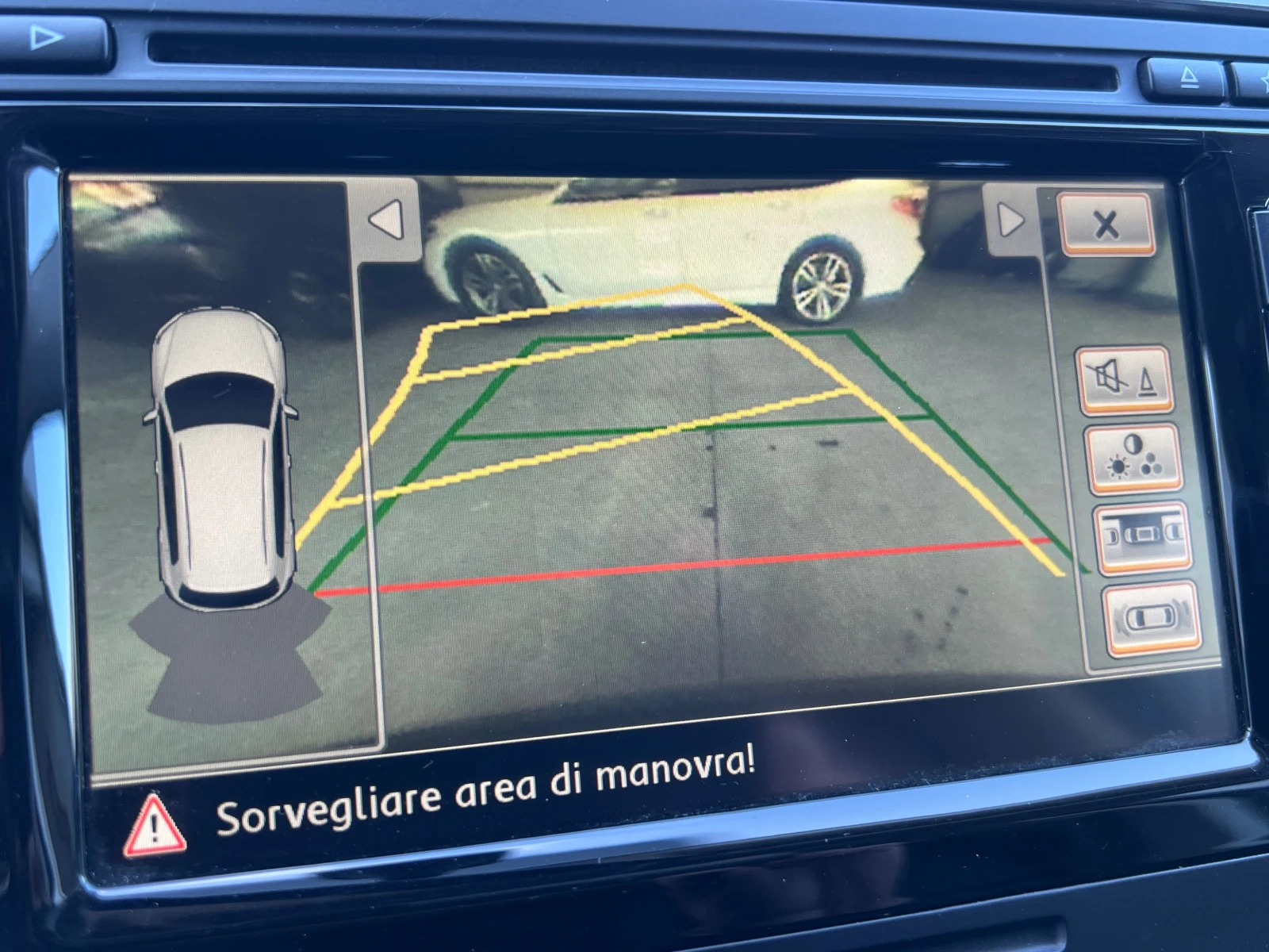 VW Tiguan 2.0TDI, 4-MOTION, NAVI+ CAMERA, PANO, KEY-GO, LED,, снимка 16 - Автомобили и джипове - 53784180