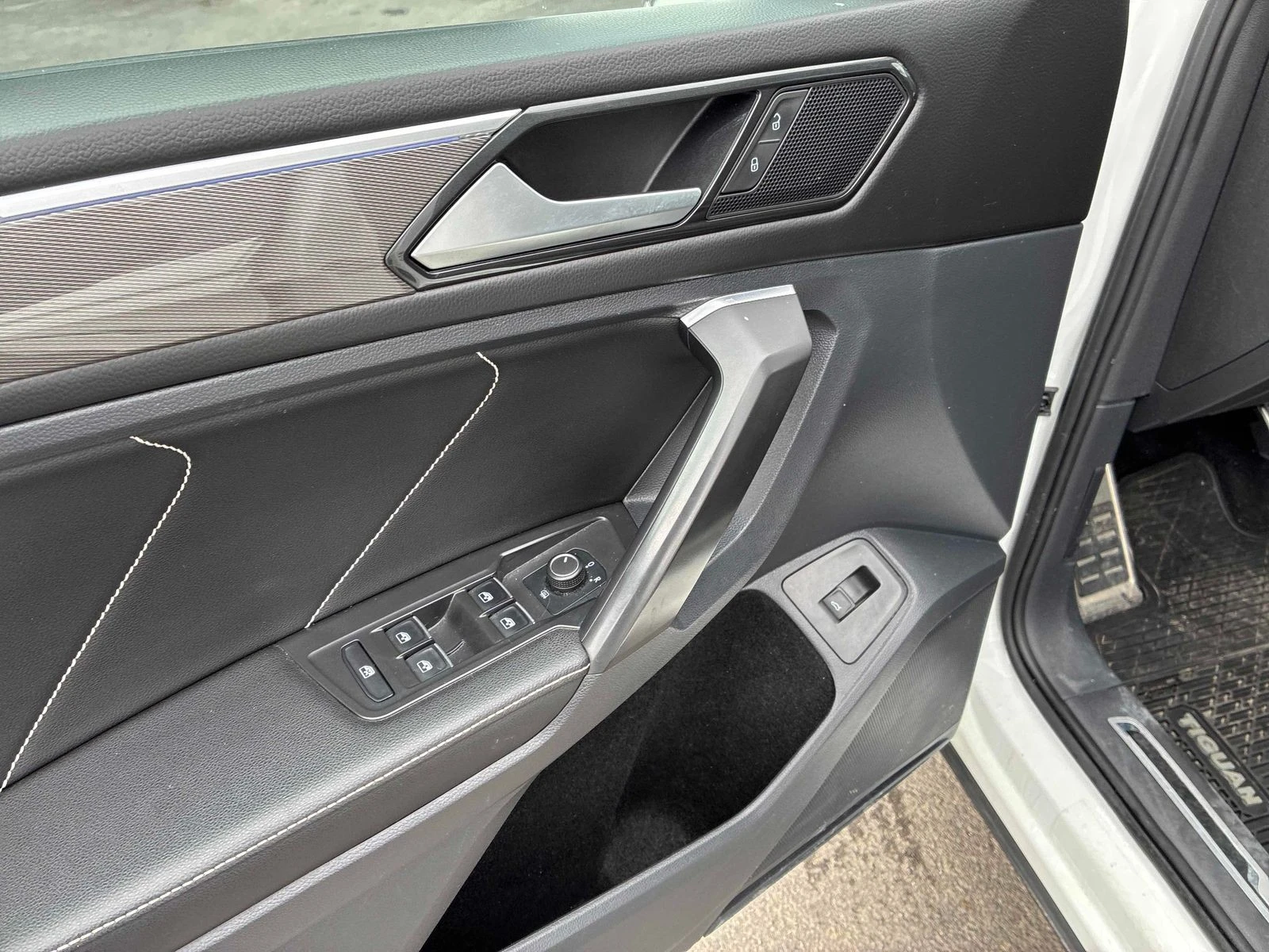 VW Tiguan РЕГИСТРАЦИЯ & ОБСЛУЖВАНЕ, снимка 10 - Автомобили и джипове - 54145752