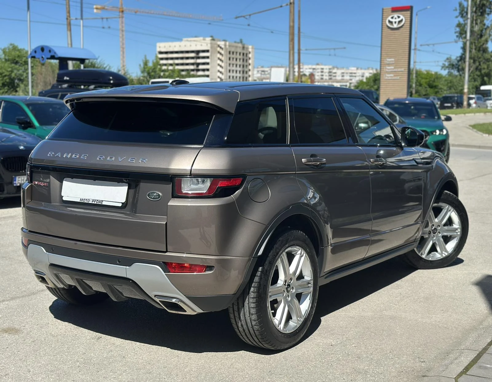 Land Rover Range Rover Evoque 2.0d, снимка 2 - Автомобили и джипове - 54955303