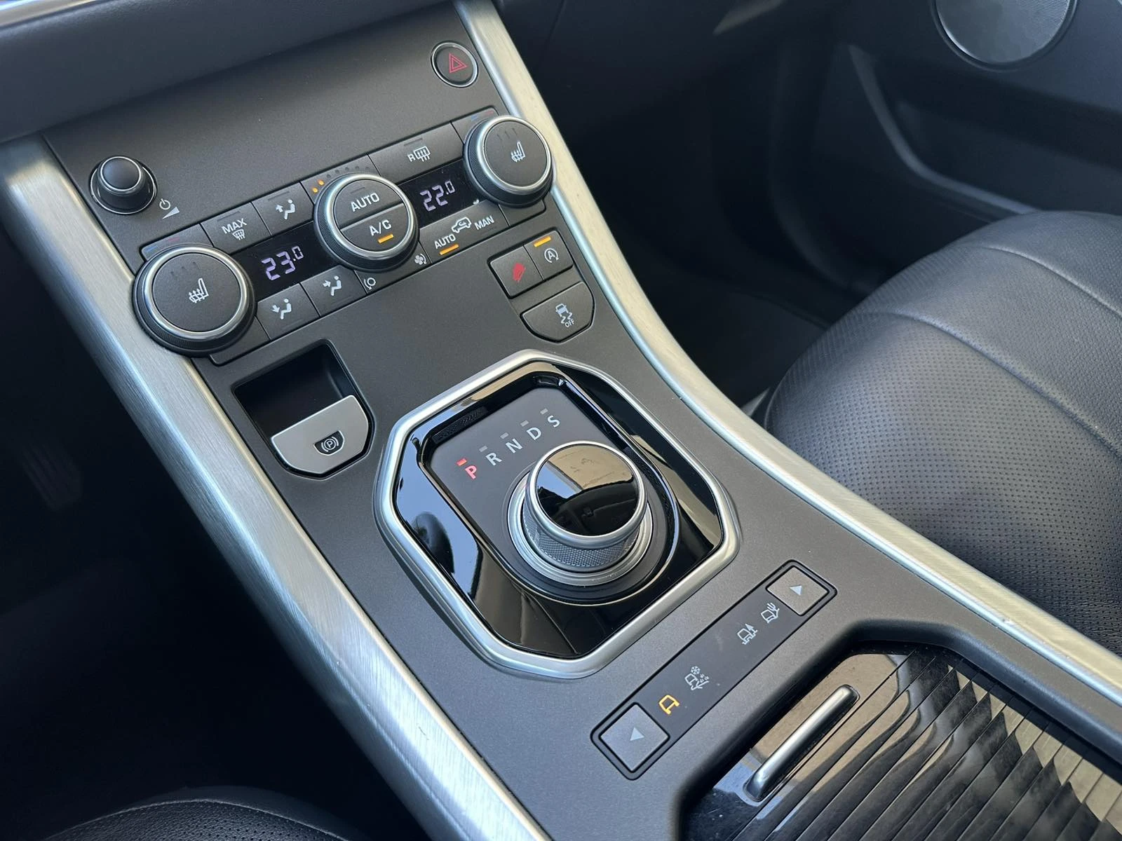Land Rover Range Rover Evoque 2.0d, снимка 9 - Автомобили и джипове - 54955303