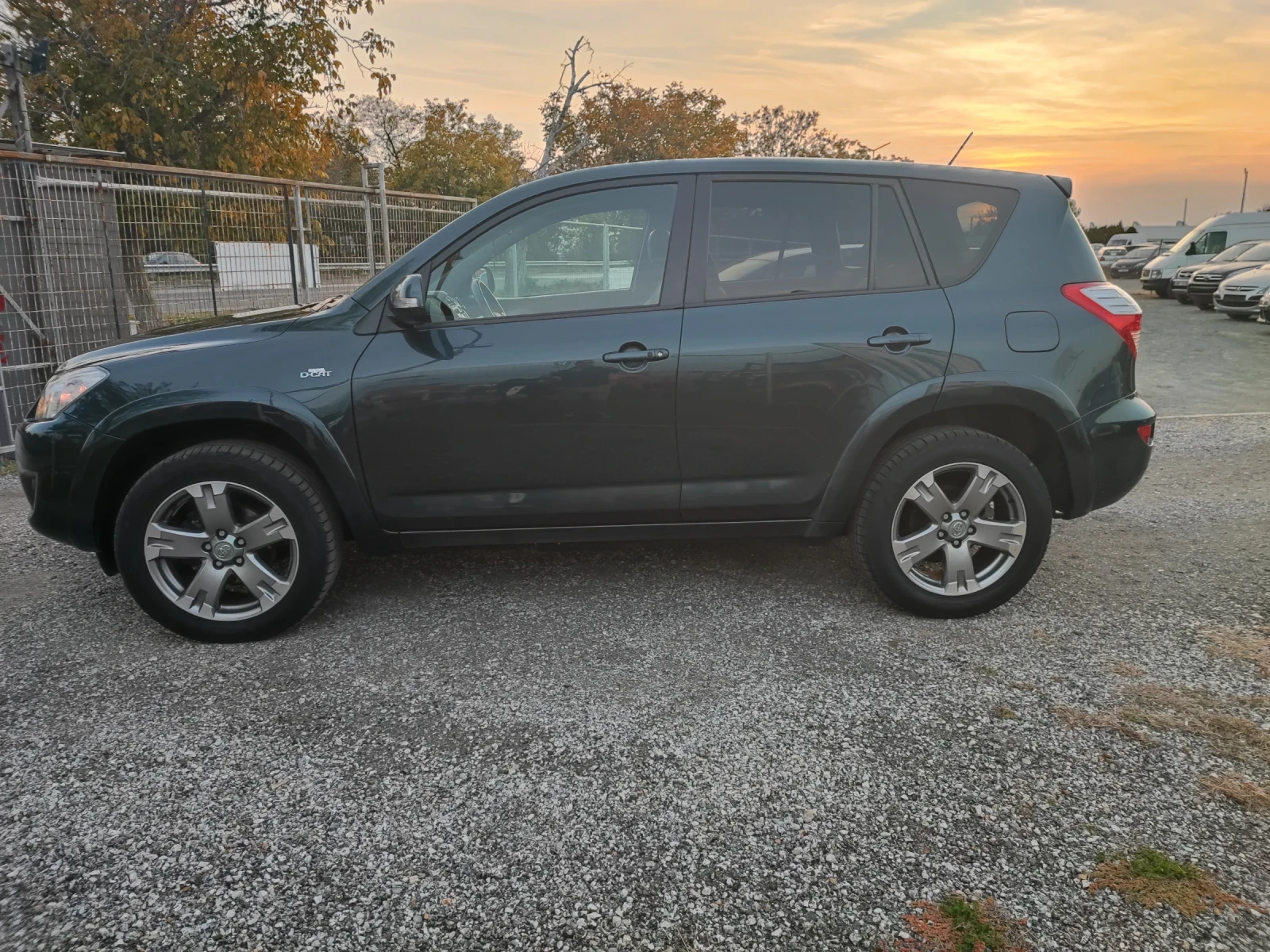Toyota Rav4 2.2 FACE.LIMITED EDITION, снимка 4 - Автомобили и джипове - 55184281
