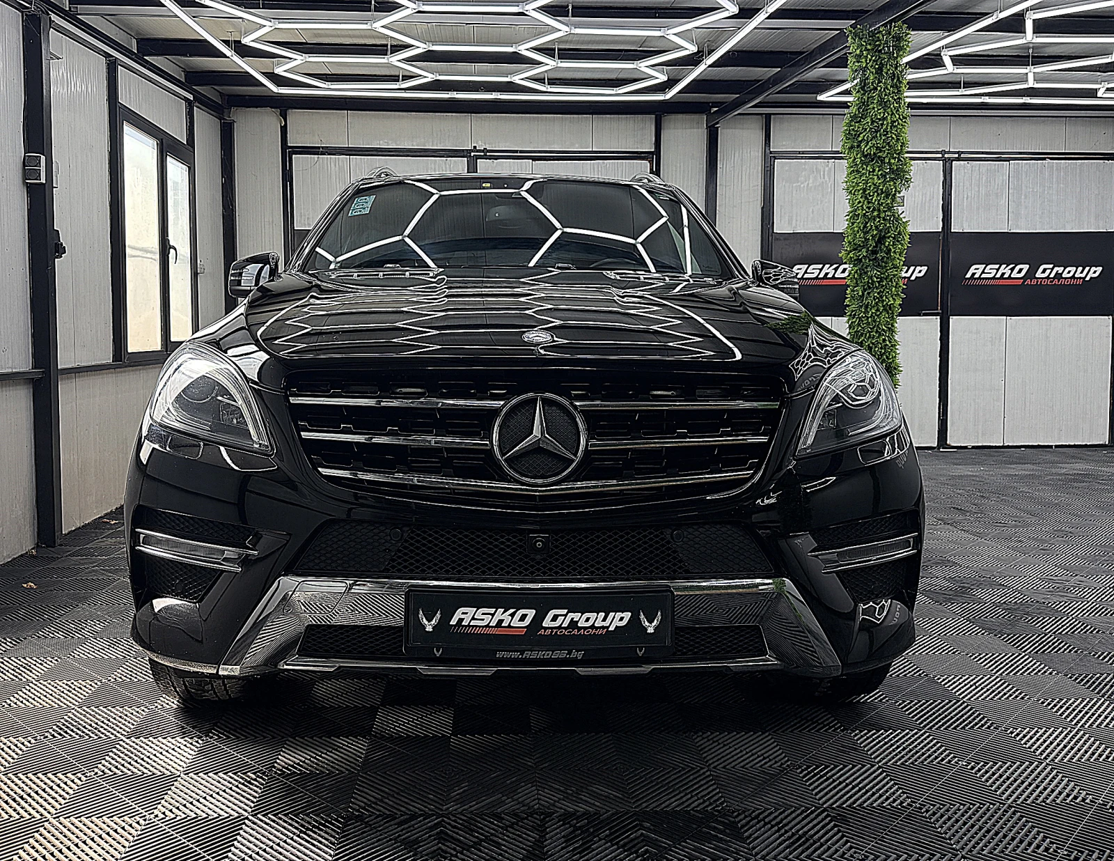 Mercedes-Benz ML 350 AMG/360-Kamera/PANORAMA/ПОДГРЕВ ОБДУХВАНЕ ЛИЗИНГ, снимка 2 - Автомобили и джипове - 55538828