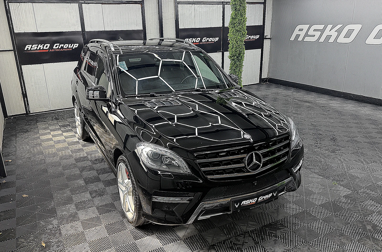 Mercedes-Benz ML 350 AMG/360-Kamera/PANORAMA/ПОДГРЕВ ОБДУХВАНЕ ЛИЗИНГ, снимка 8 - Автомобили и джипове - 55538828