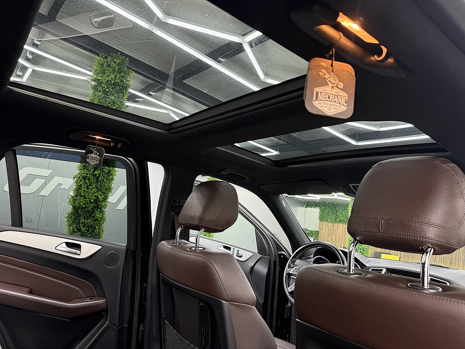 Mercedes-Benz ML 350 AMG/360-Kamera/PANORAMA/ПОДГРЕВ ОБДУХВАНЕ ЛИЗИНГ, снимка 11 - Автомобили и джипове - 55538828