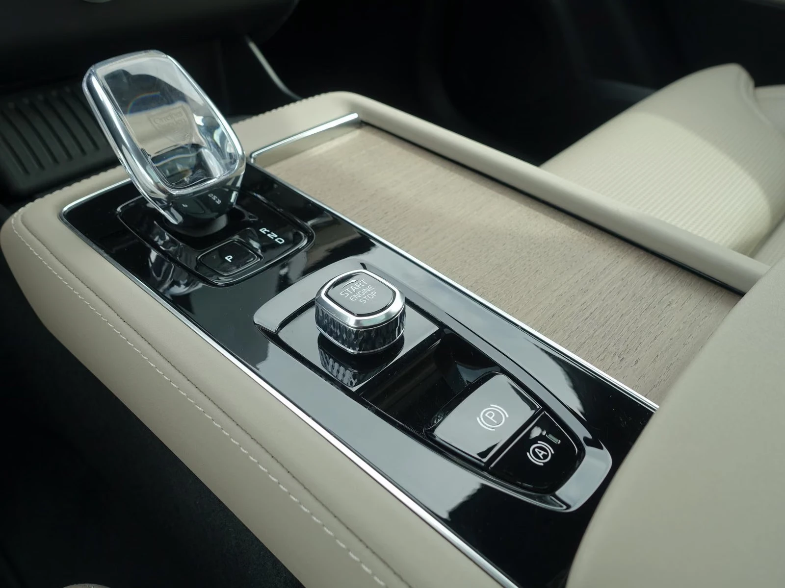 Volvo Xc90 T8 AWD Plus Bright FourC 7seats, снимка 10 - Автомобили и джипове - 55845361