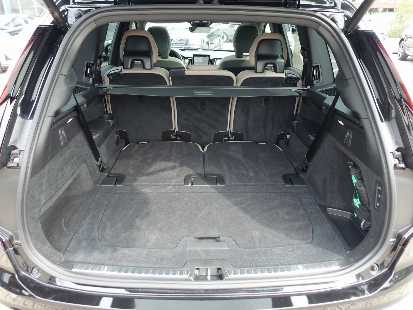 Volvo Xc90 T8 AWD Plus Bright FourC 7seats, снимка 16 - Автомобили и джипове - 55845361