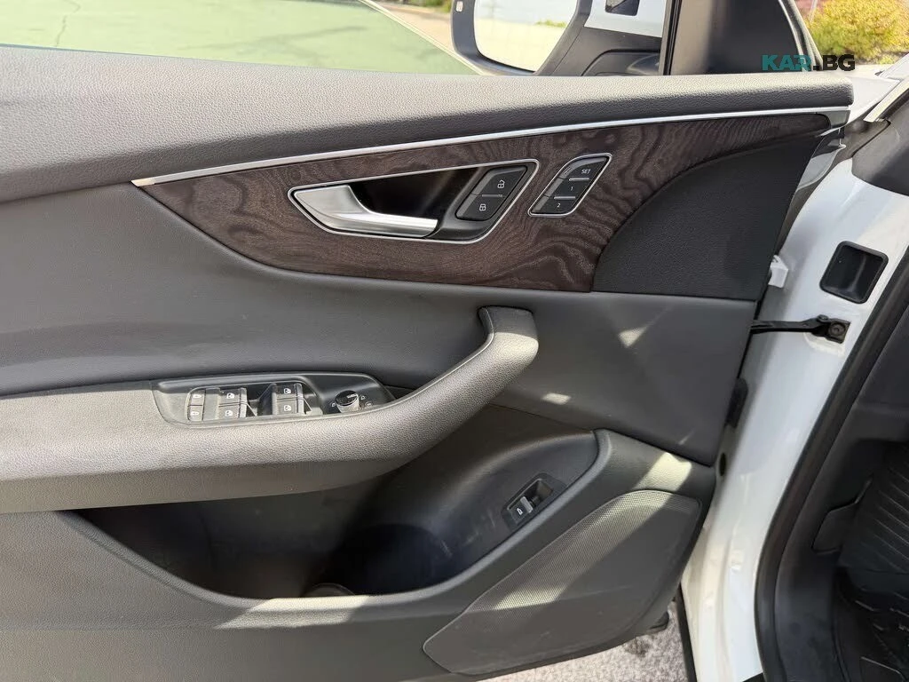 Audi Q8 * Bang & Olufsen* АвтоКредит* (ЦЕНА ДО БГ), снимка 17 - Автомобили и джипове - 56227608