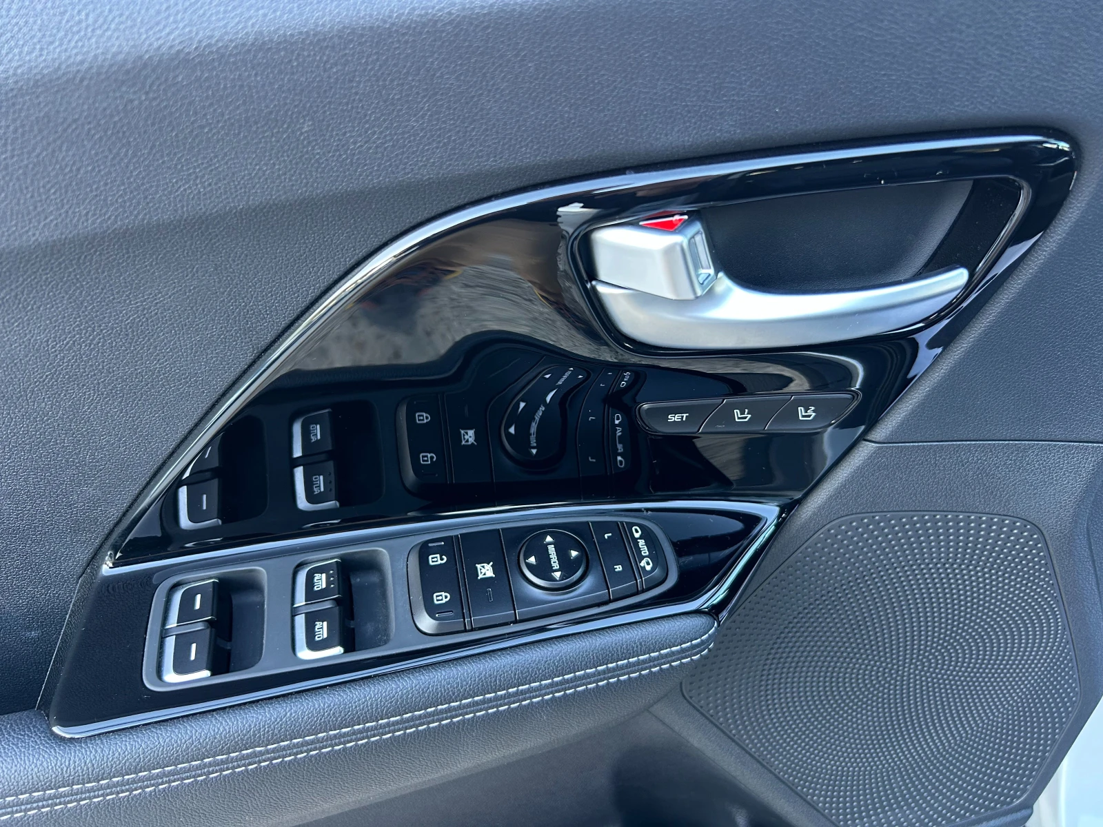 Kia Niro 64 kW, снимка 15 - Автомобили и джипове - 56368785