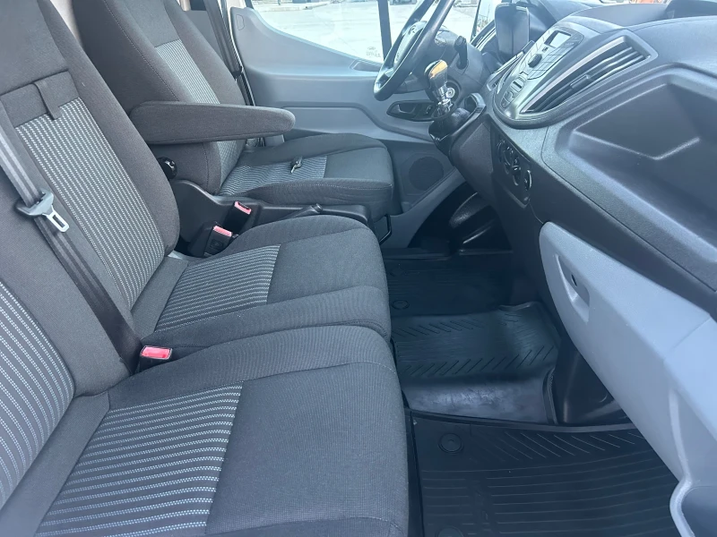 Ford Transit 2.0TDI 166 hp 2017, снимка 8 - Бусове и автобуси - 52068114
