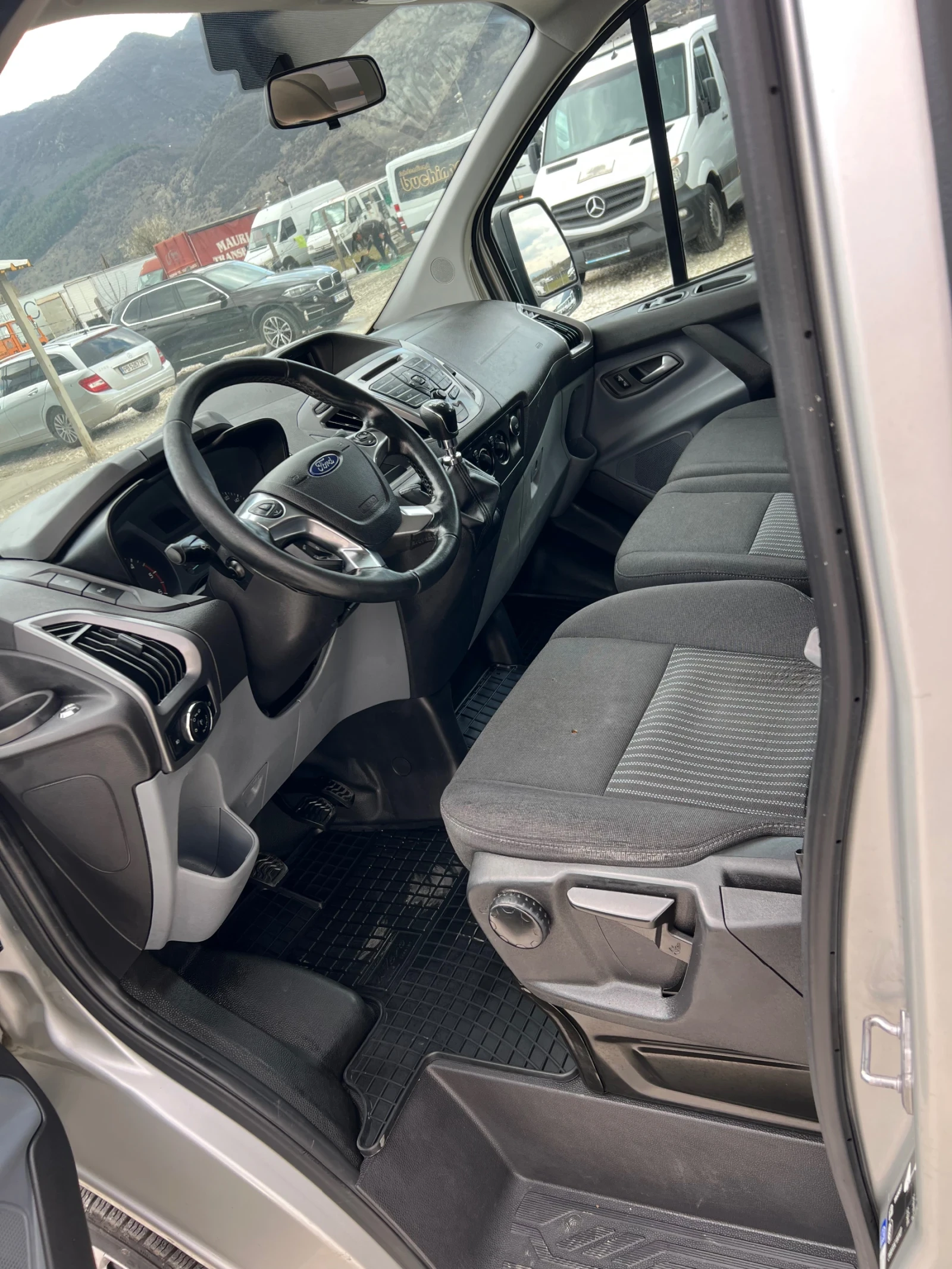 Ford Transit Custom 9 места Евро 6 В , снимка 17 - Бусове и автобуси - 53977813