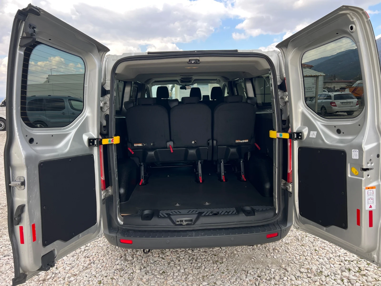 Ford Transit Custom 9 места Евро 6 В , снимка 11 - Бусове и автобуси - 53977813