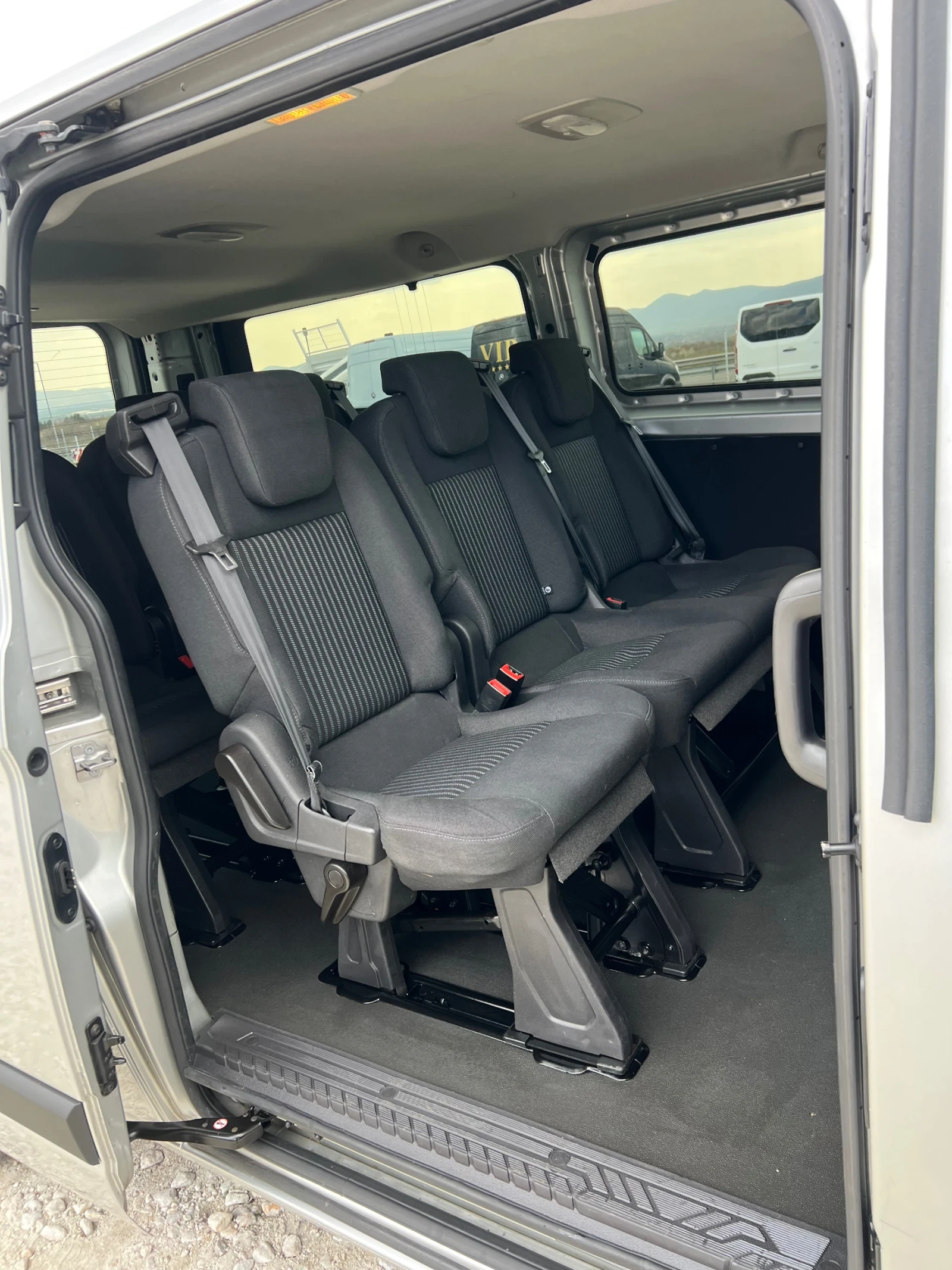 Ford Transit Custom 9 места Евро 6 В , снимка 13 - Бусове и автобуси - 53977813
