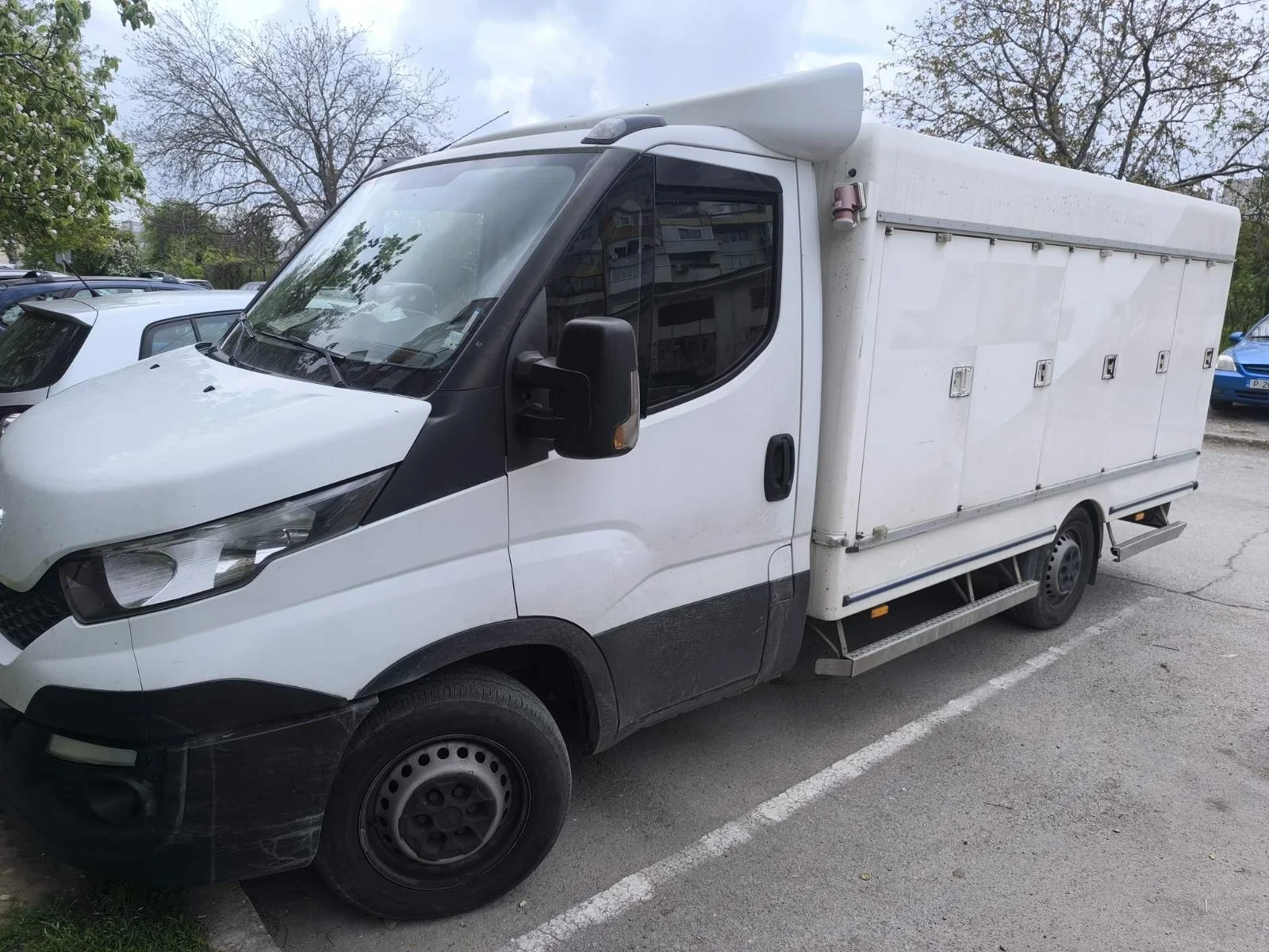 Iveco Daily Хладилен за разнос на сладоледи, снимка 4 - Бусове и автобуси - 54335244