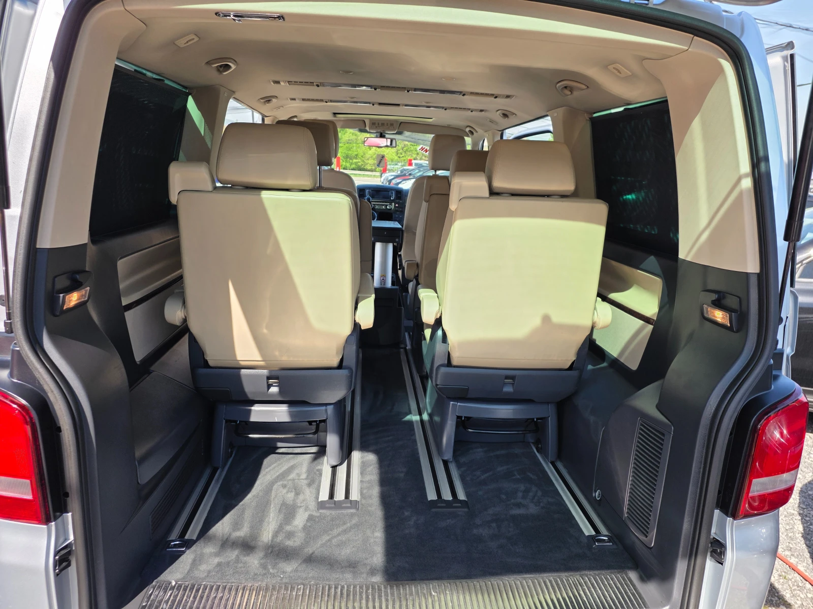 VW Multivan, снимка 17 - Бусове и автобуси - 54457404