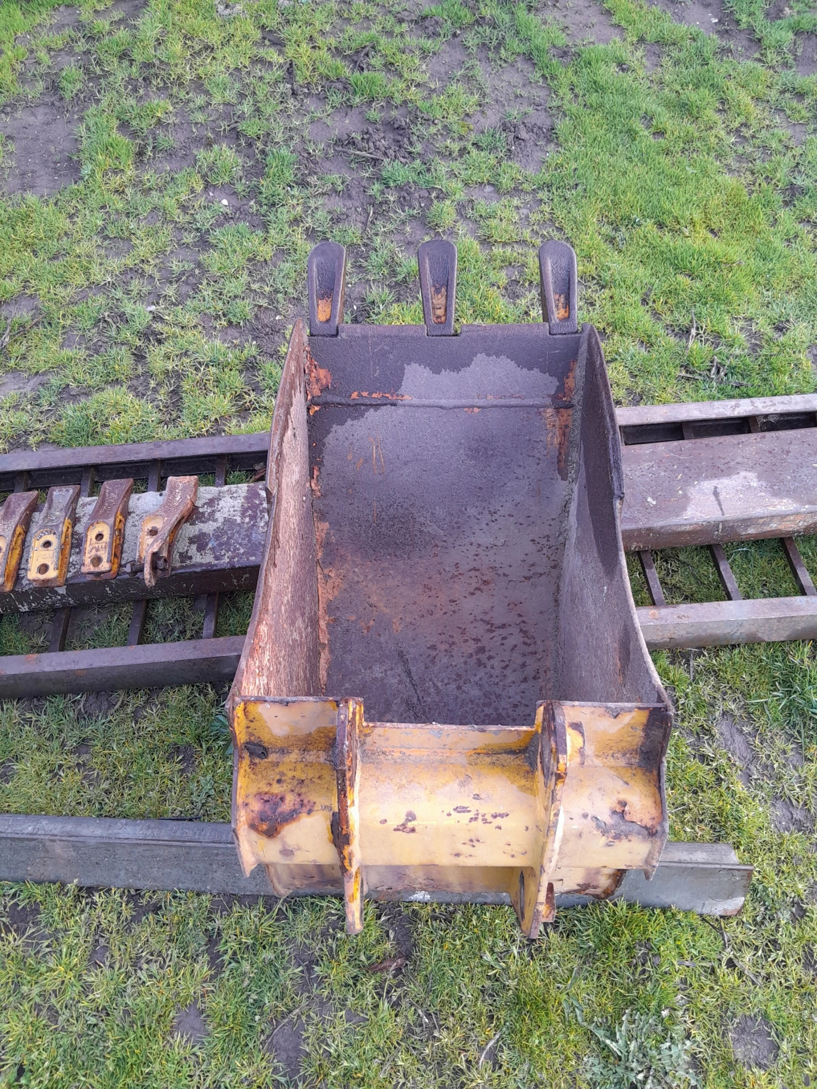 Допълнително оборудване Друг вид Кофи за багер 2броя., снимка 4 - Индустриална техника - 54028797