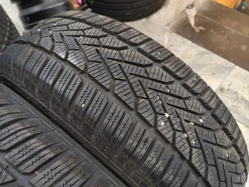 Гуми Зимни 195/65R15, снимка 1 - Гуми и джанти - 30170866