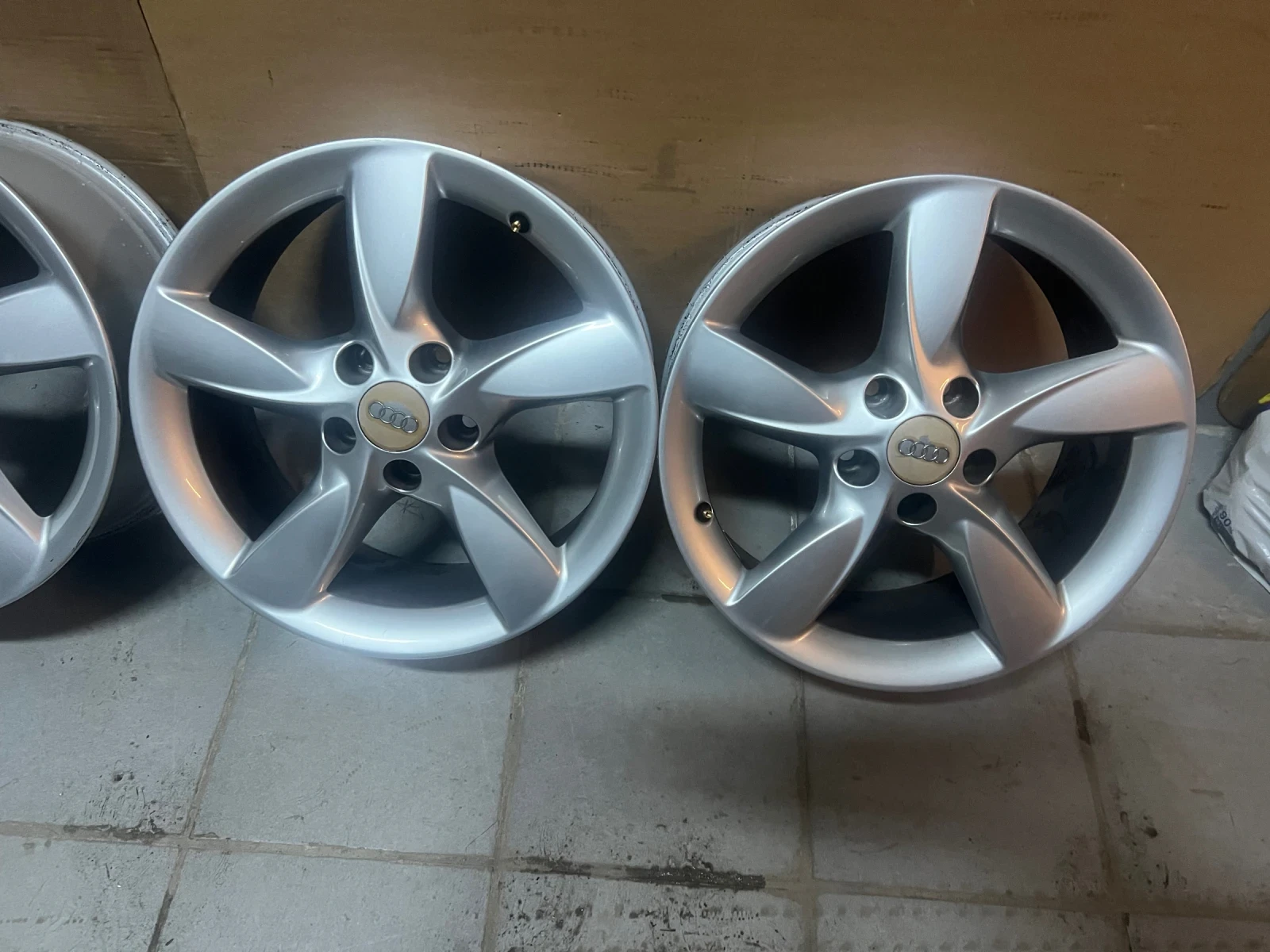 ������ | Mobile.bg � ����������� 4