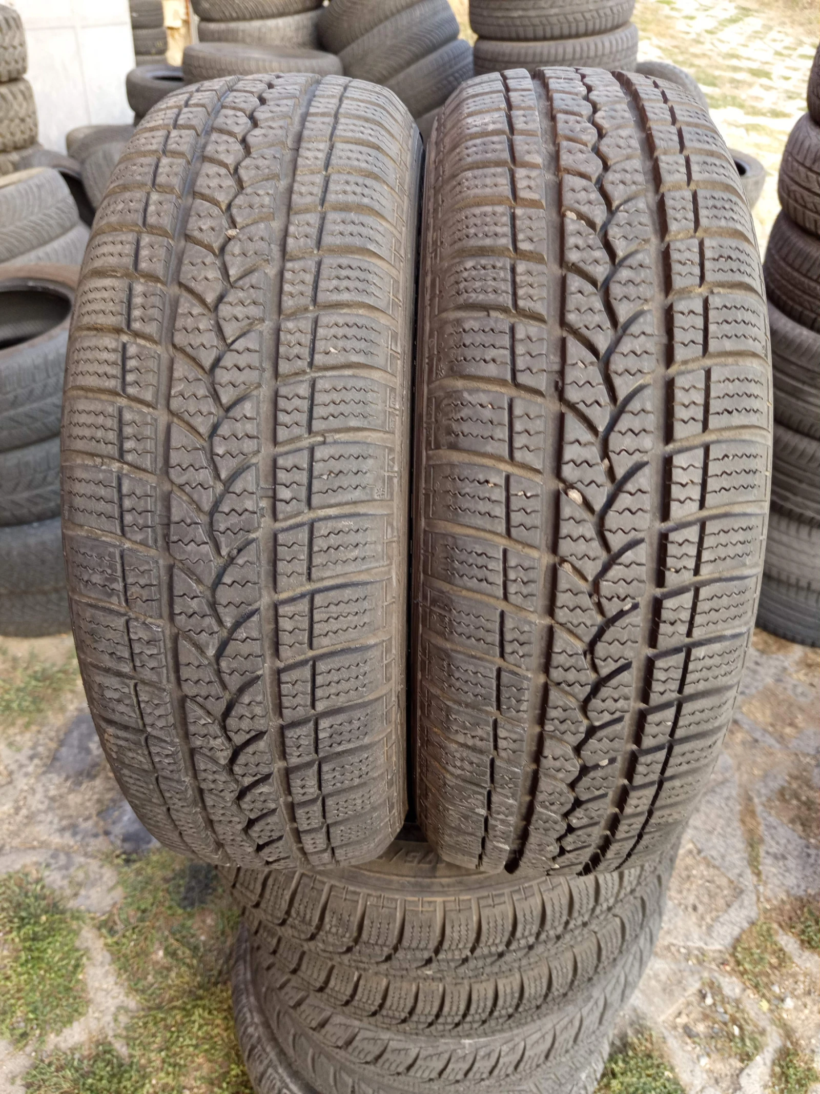 Гуми Зимни 175/70R13, снимка 2 - Гуми и джанти - 56036137