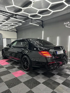 ����� �� �������� �� Mercedes-Benz E 43 AMG