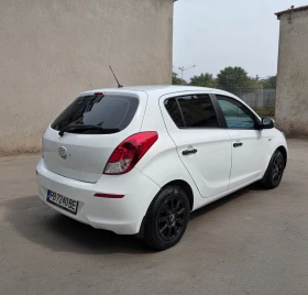 Hyundai I20 1.2 бензин, снимка 3 - Автомобили и джипове - 53681880
