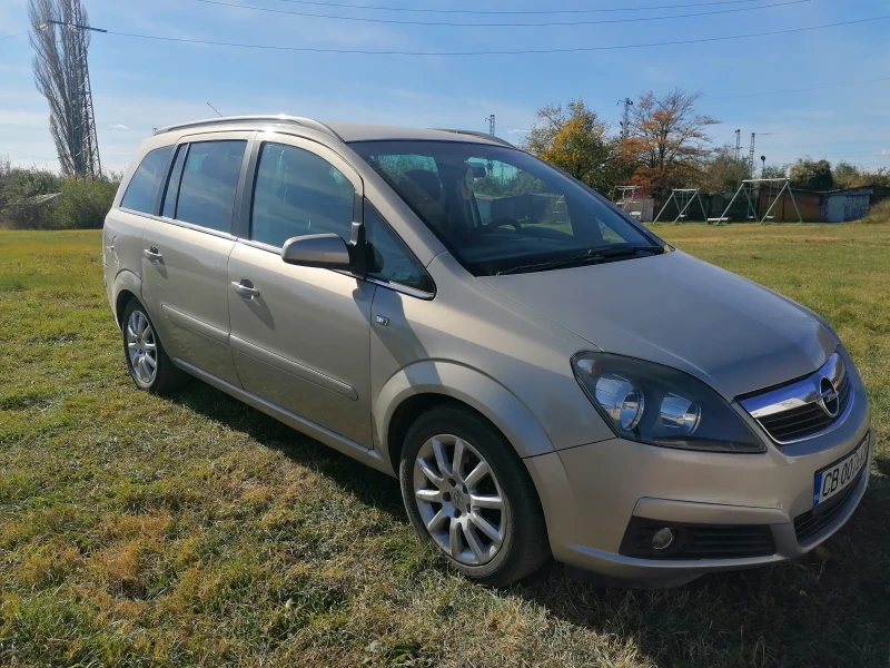 Opel Zafira, снимка 1 - Автомобили и джипове - 47678366