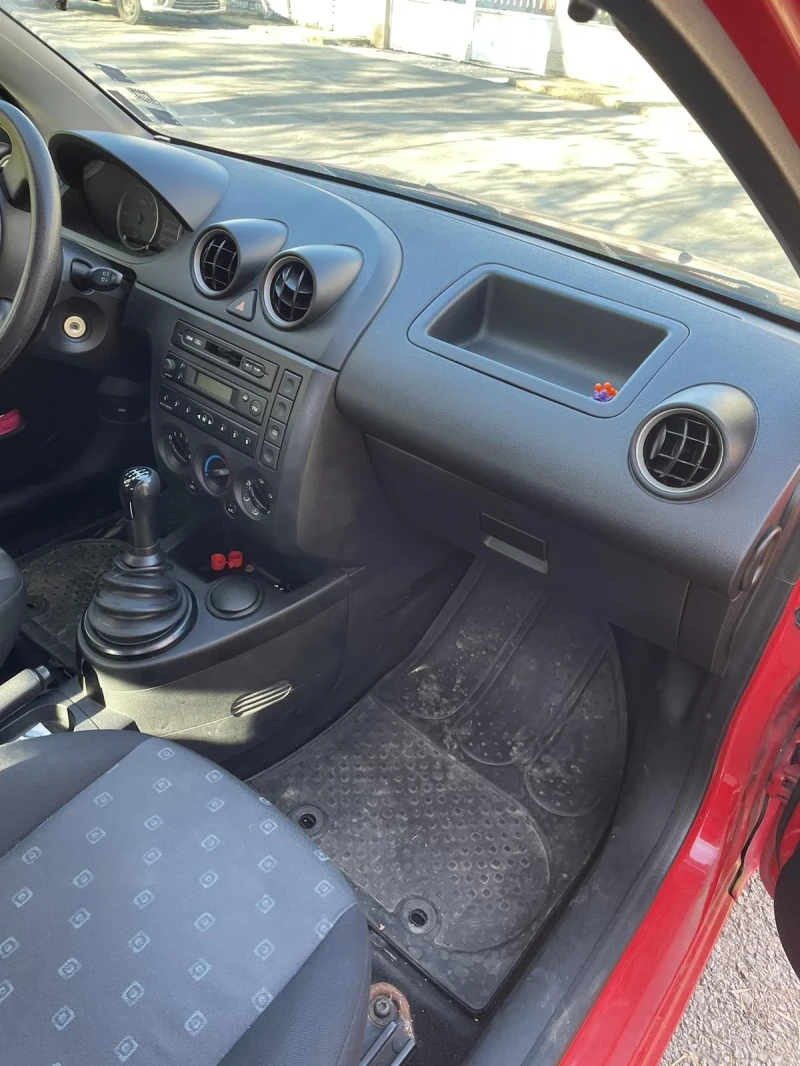 Ford Fiesta MK6 1.3, снимка 7 - Автомобили и джипове - 47832006