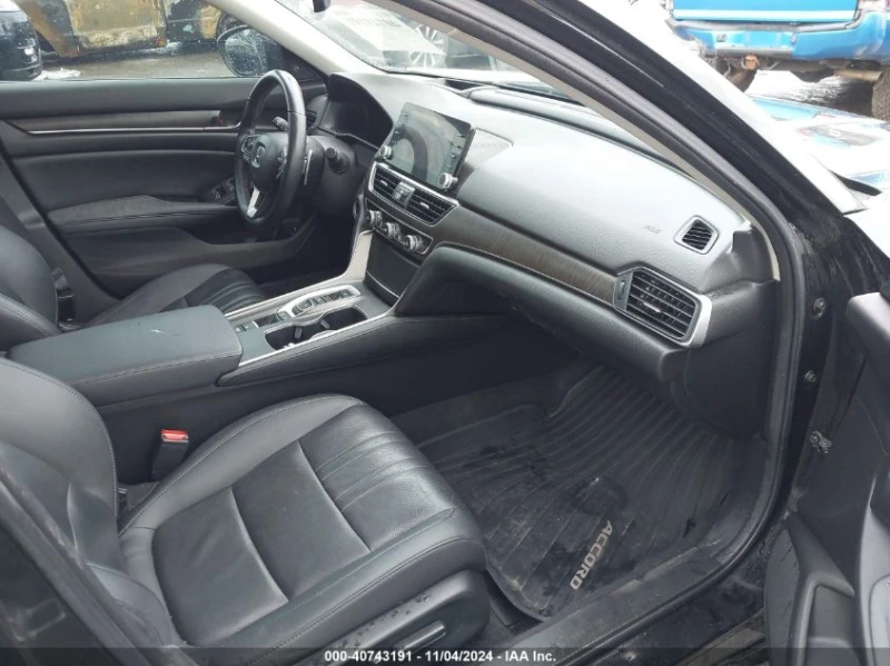 Honda Accord Touring 2.0T, снимка 9 - Автомобили и джипове - 48569653